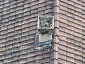 Inspection d'une toiture à Moutier